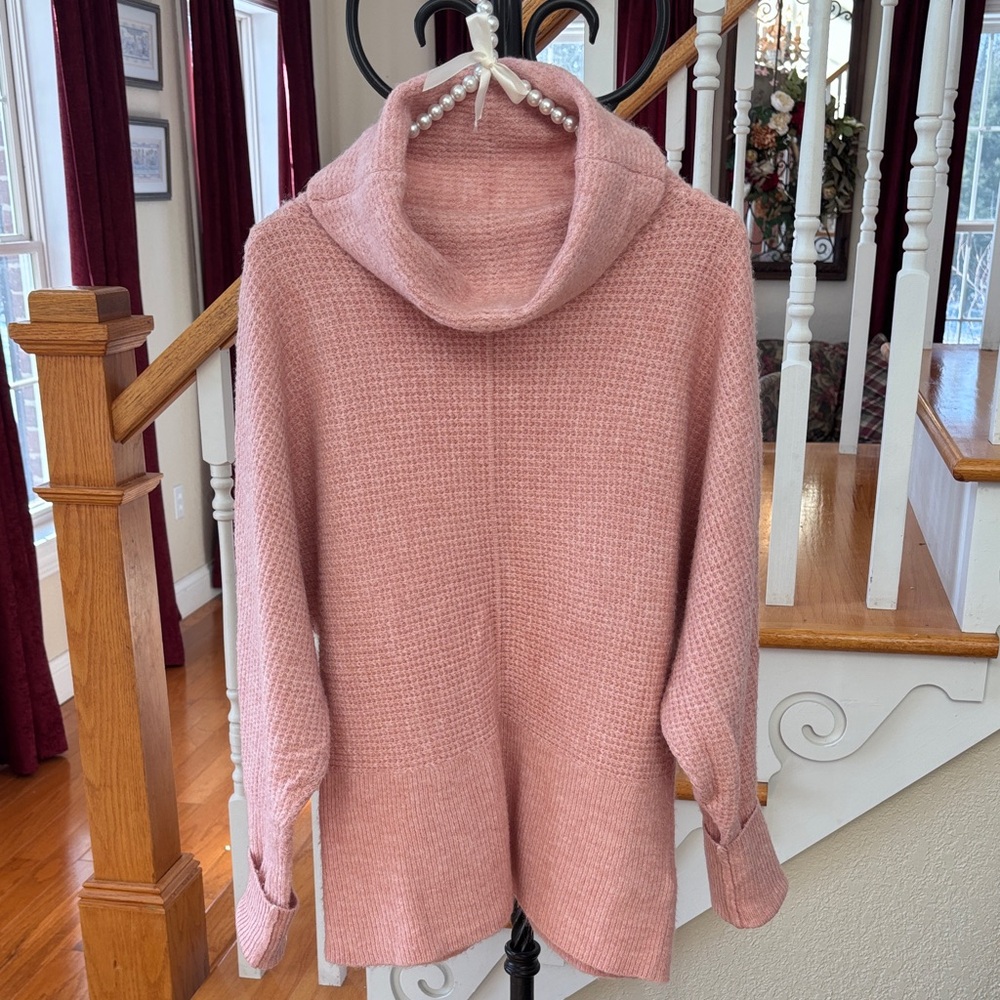 EXPRESS 💗Pink Cowl Neck Cozy,‎ Stylish Sweater💗Size Medium